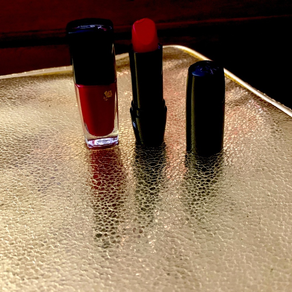 Lips Lancôme lipstick Red Stiletto and NYX powder puff matte lippie